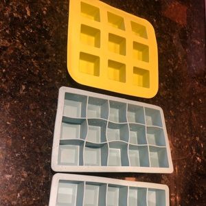 3 rubber ice cube trays